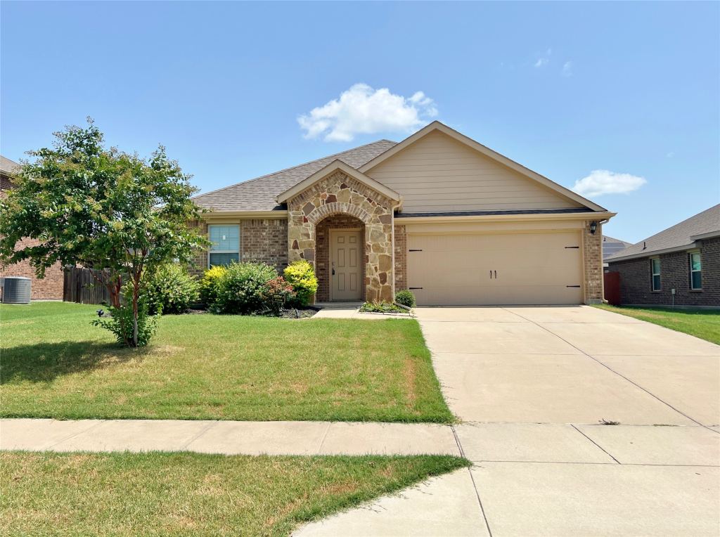 222 Thoroughbred Street, Waxahachie, TX 75165 — photo 1