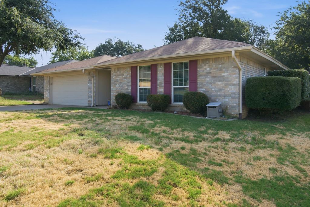 2502 Cranberry Lane, Euless, TX 76039 — photo 1
