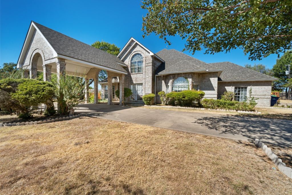 2941 N Mockingbird Lane, Midlothian, TX 76065 — photo 1
