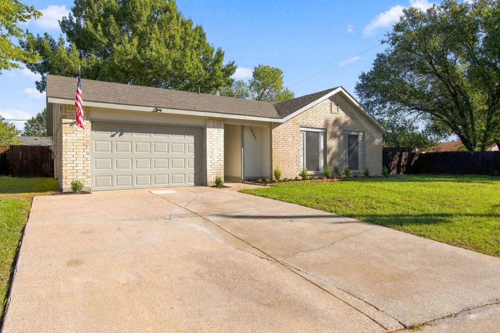 7025 Lincolnshire Lane, North Richland Hills, TX 76182 — photo 1