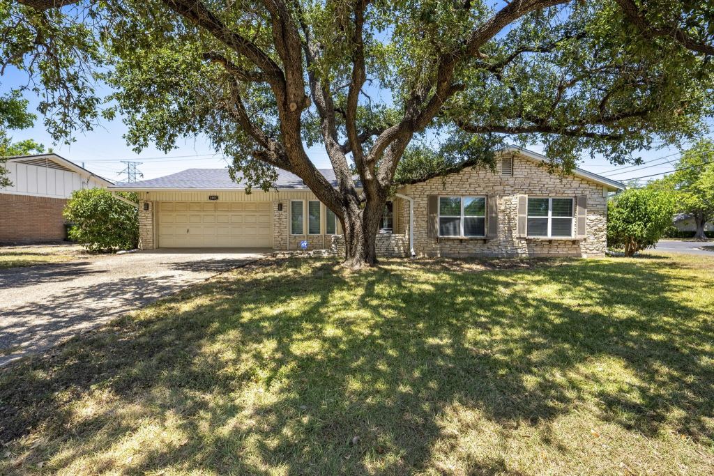 6001 Haden Drive, Waco, TX 76710 — photo 1