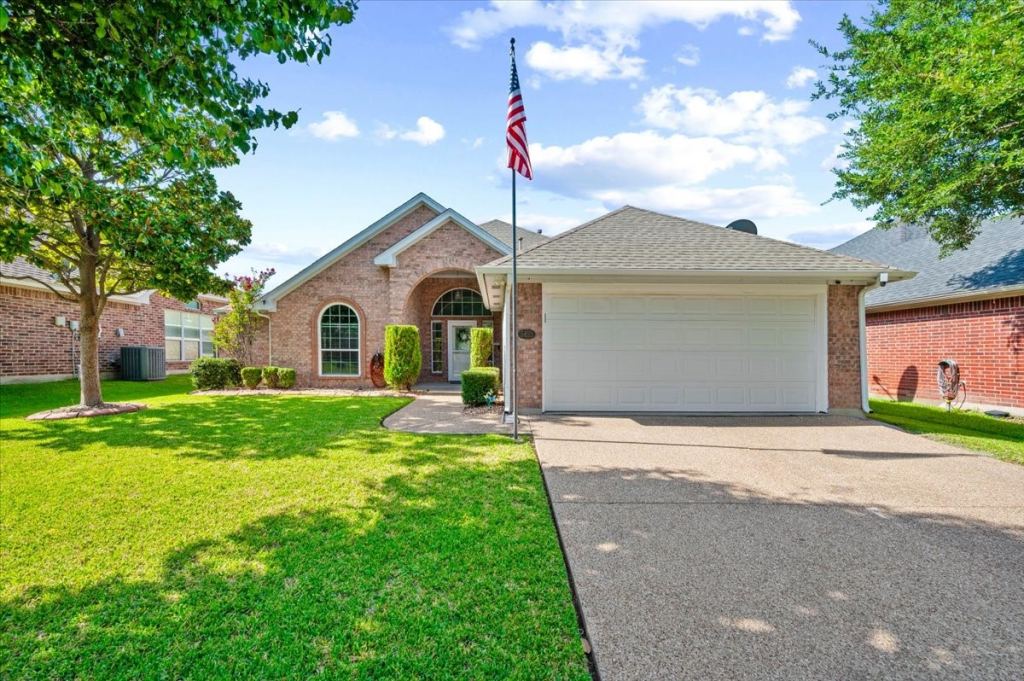 5425 Appalachian Way, Fort Worth, TX 76123 — photo 1