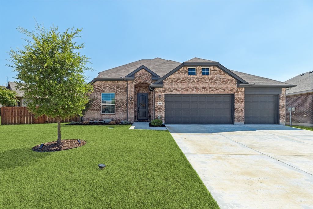 501 Williams Way, Van Alstyne, TX 75495 — photo 1