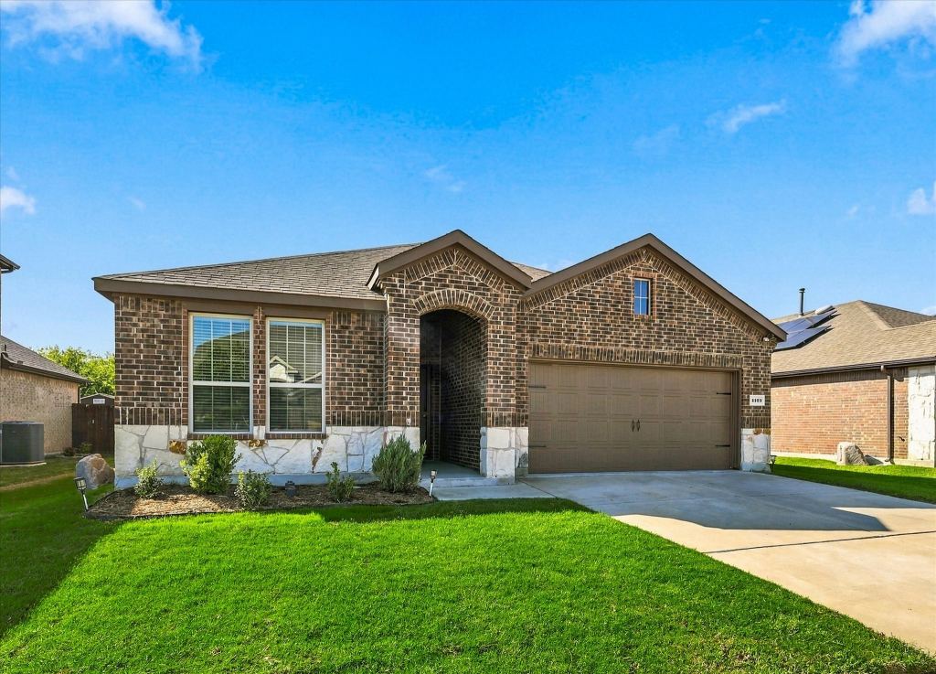 4109 Harvest Glen Drive, Denton, TX 76208 — photo 1