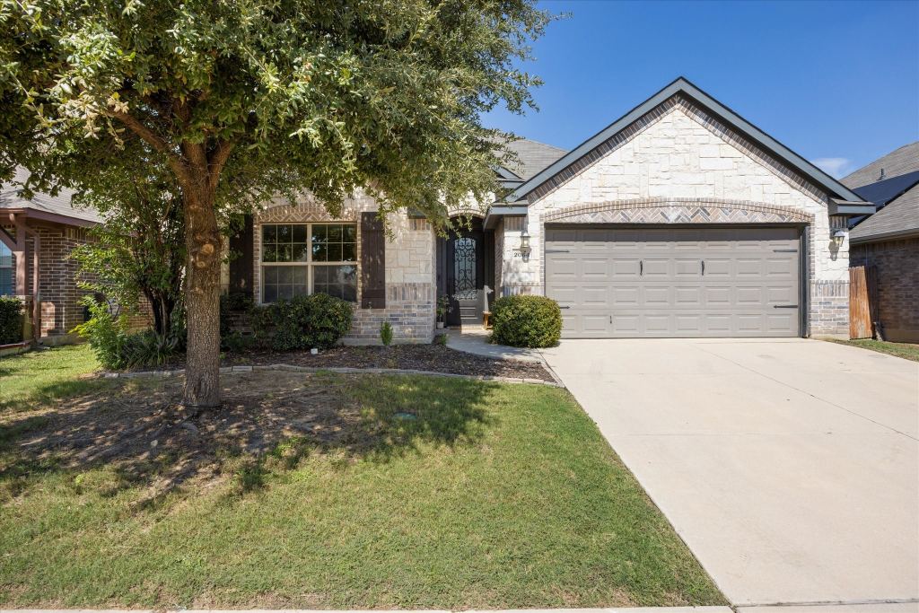 2064 Leonard Ranch Road, Fort Worth, TX 76134 — photo 1