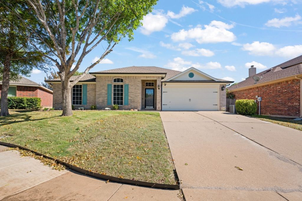 7103 Camp Creek Drive, Arlington, TX 76002 — photo 1