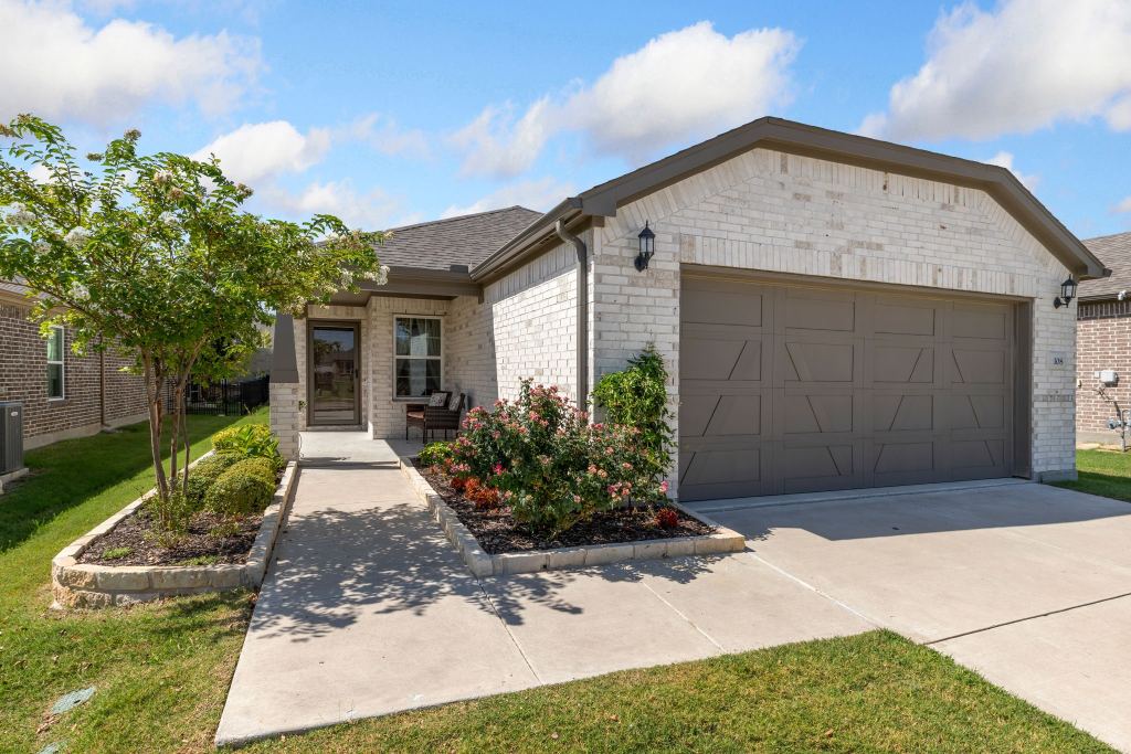 108 Sleepy Willow Lane, McKinney, TX 75071 — photo 1
