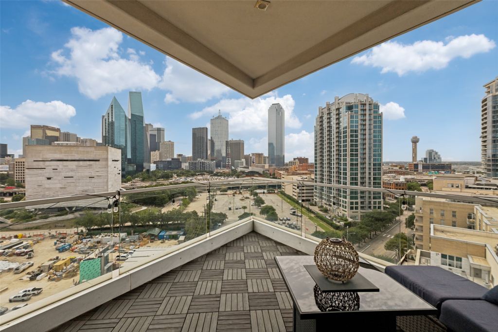 2408 Victory Park Lane 1035, Dallas, TX 75219 — photo 1
