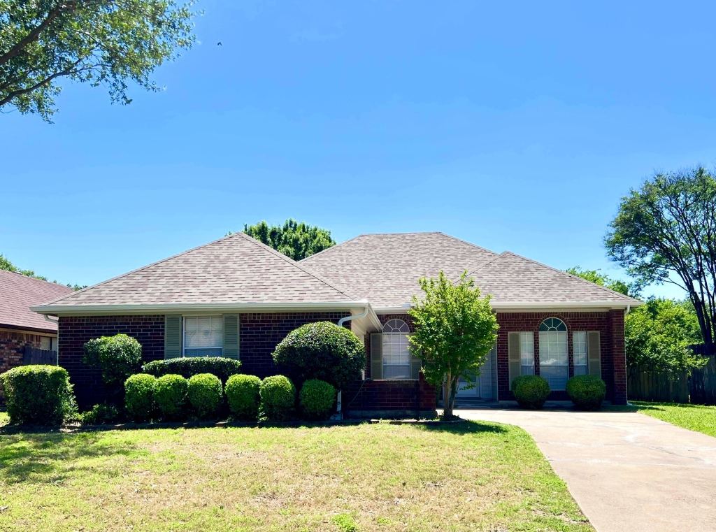2735 Wentworth Drive, Grand Prairie, TX 75052 — photo 1