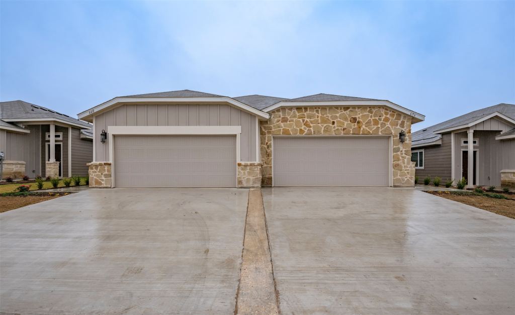 656 Wheatfield Drive, Venus, TX 76084 — photo 1
