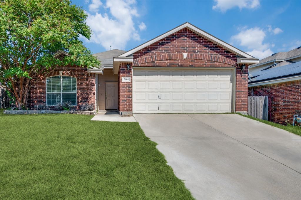 5608 Seafield Lane, Fort Worth, TX 76135 — photo 1