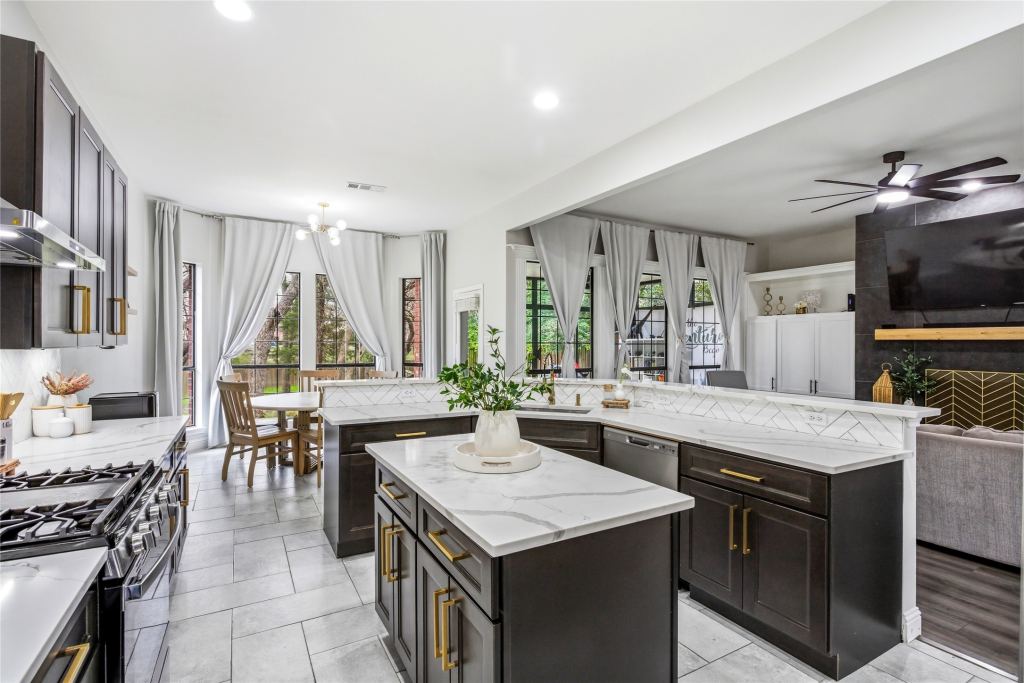 822 Longmeadow Court, DeSoto, TX 75115 — photo 1