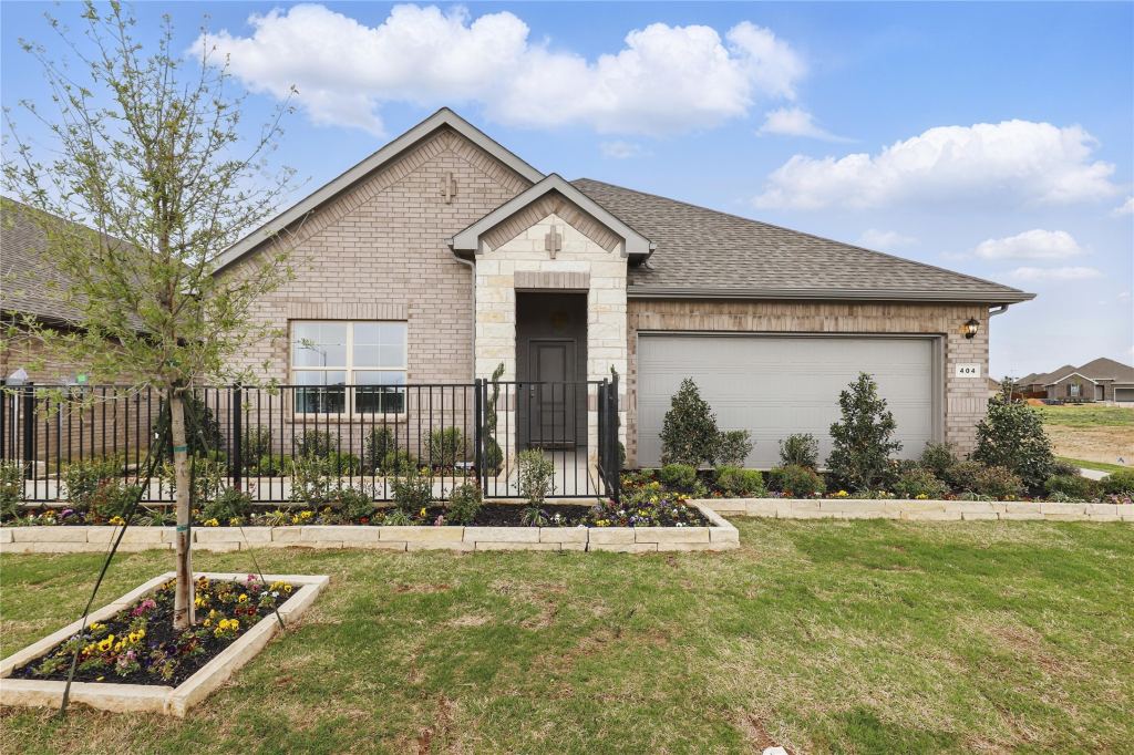 404 SUNDAY SILENCE Way, Granbury, TX 76049 — photo 1