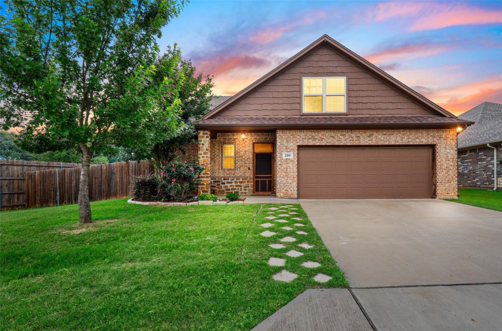 210 Donna Circle
