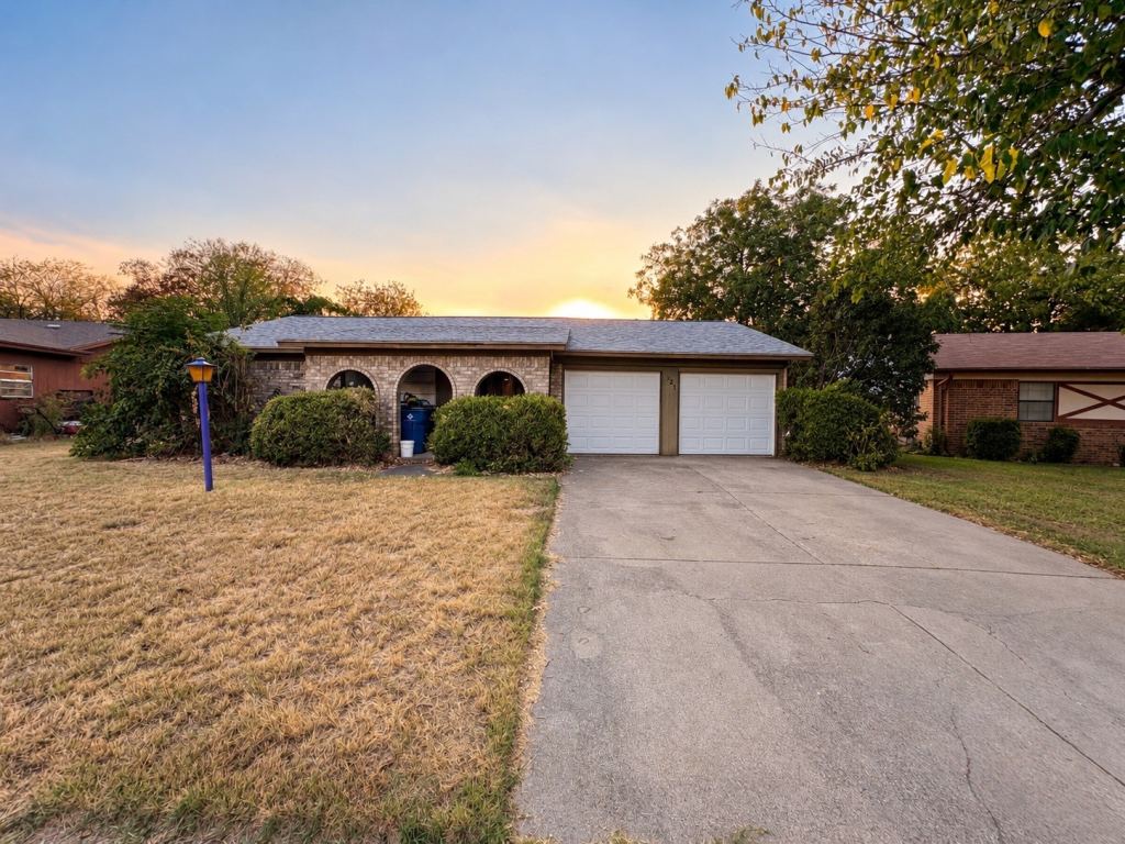 321 Quail Creek Drive, Crowley, TX 76036 — photo 1