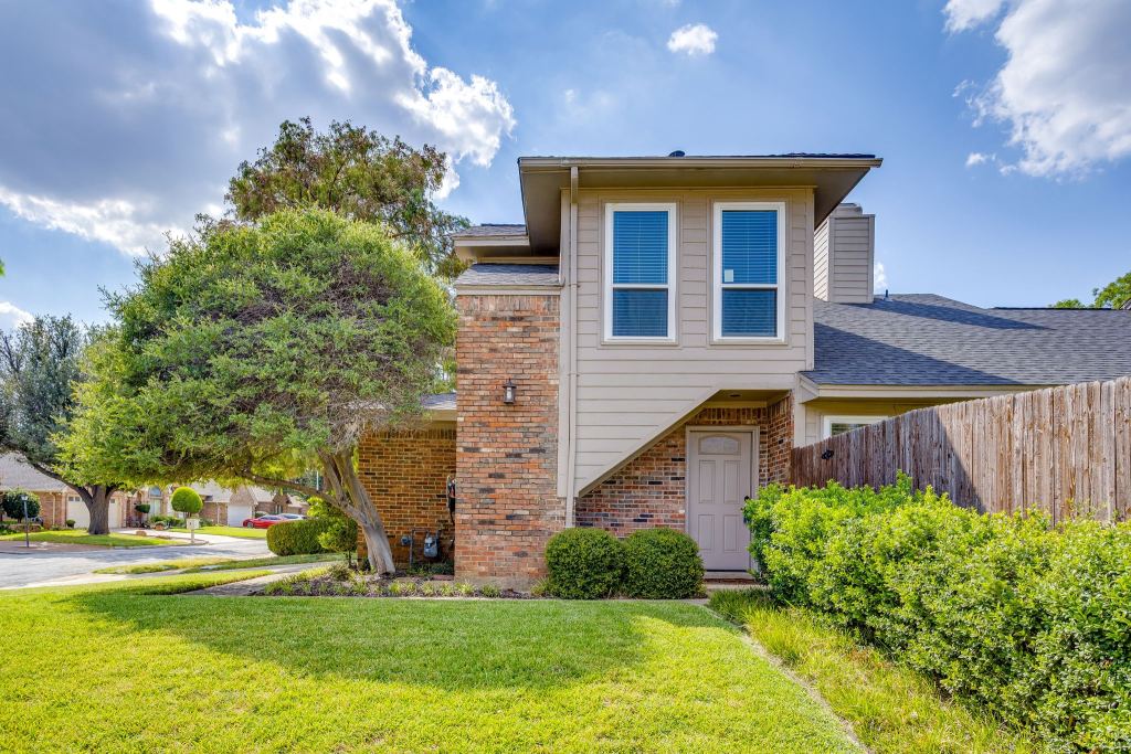 1307 Oriental Avenue, Arlington, TX 76011 — photo 1