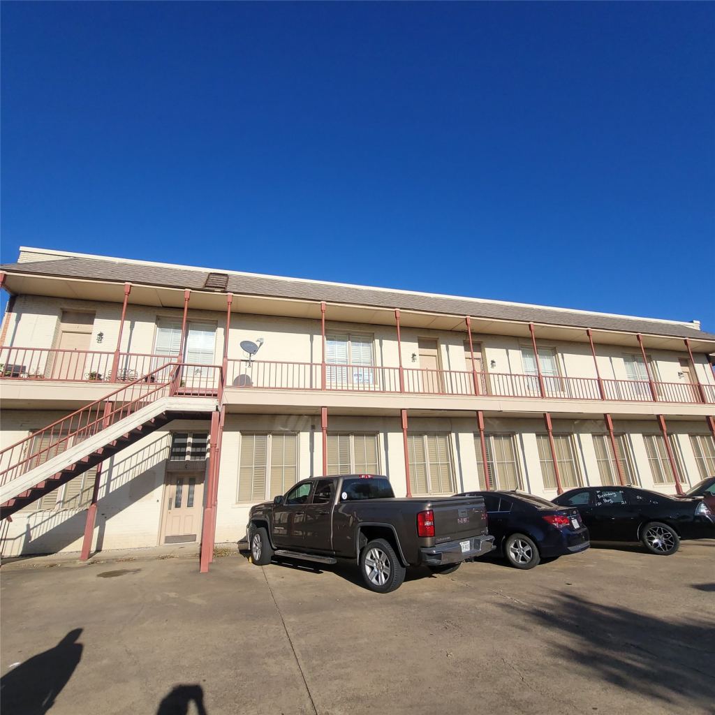 212 W Knox Street 2, Ennis, TX 75119 — photo 1