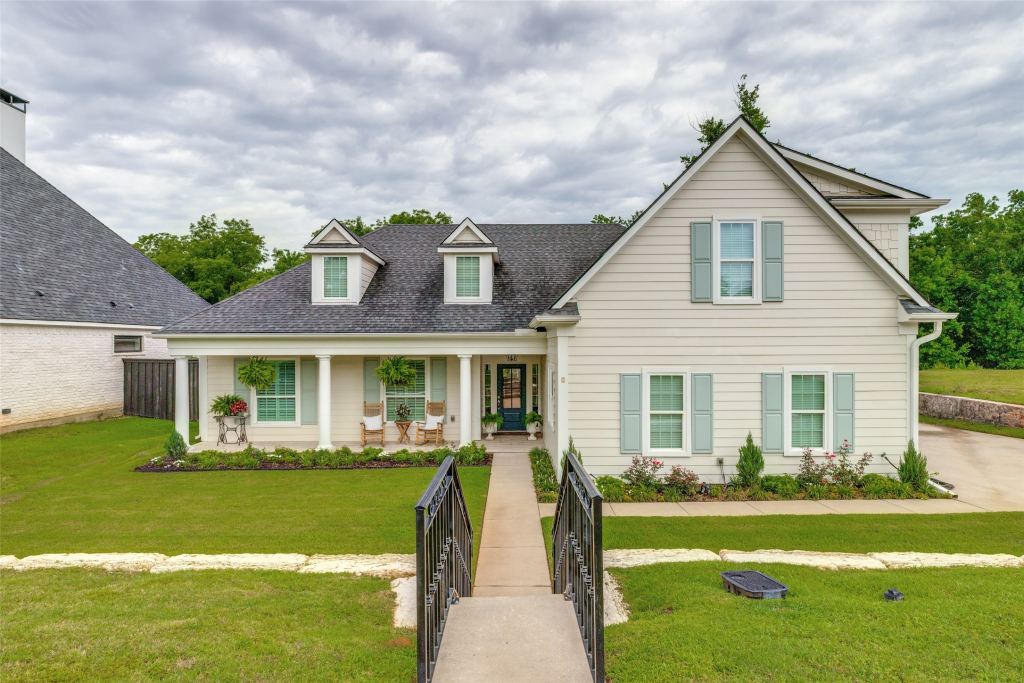 915 Waterloo Lake Drive, Denison, TX 75020 — photo 1