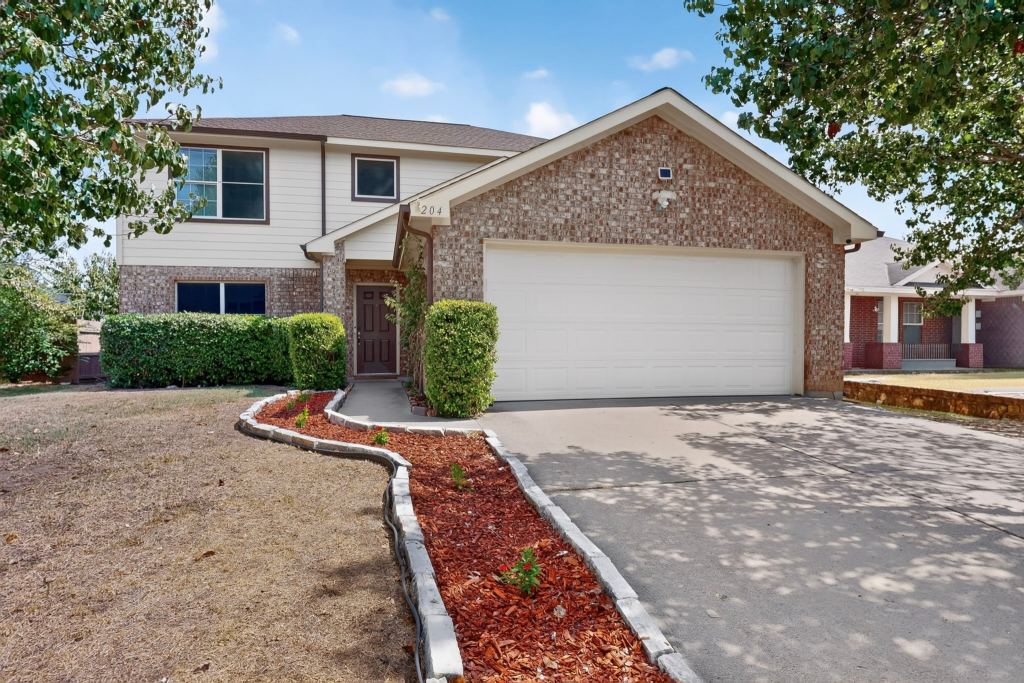 204 Centennial Place, Crowley, TX 76036 — photo 1