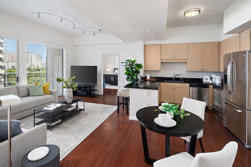 3225 Turtle Creek Boulevard 709