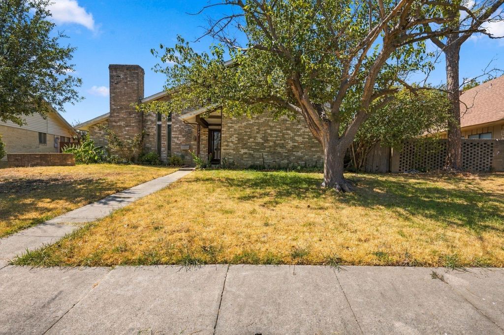 2721 Vancouver Street, Irving, TX 75062 — photo 1