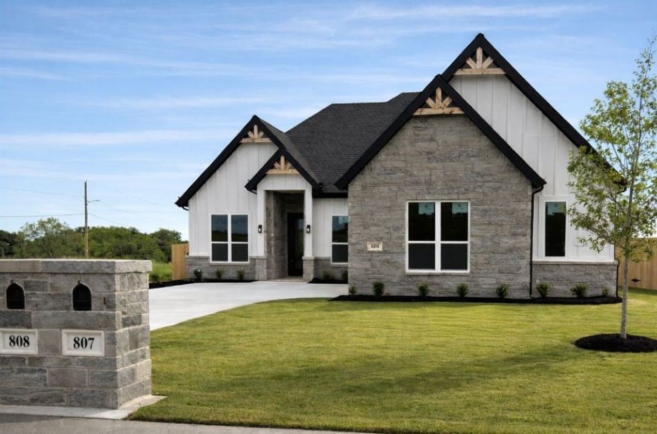 808 N Avenue E, Springtown, TX 76082 — photo 1