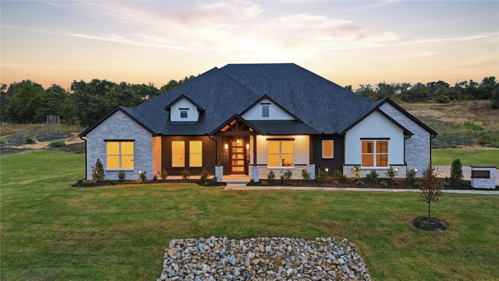 1011 Meadow Wood Terrace, Azle, TX 76020 — photo 1