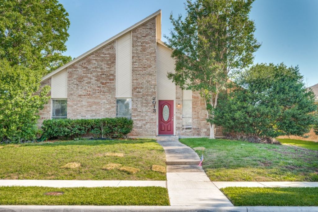 2013 Arles Lane, Carrollton, TX 75007 — photo 1