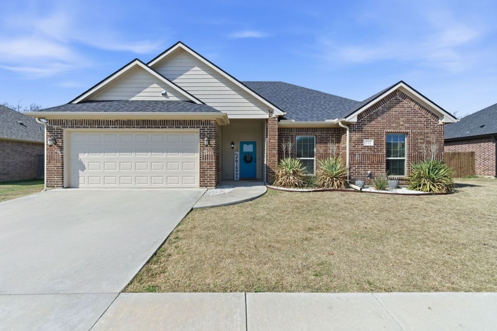 711 Hadley Lane