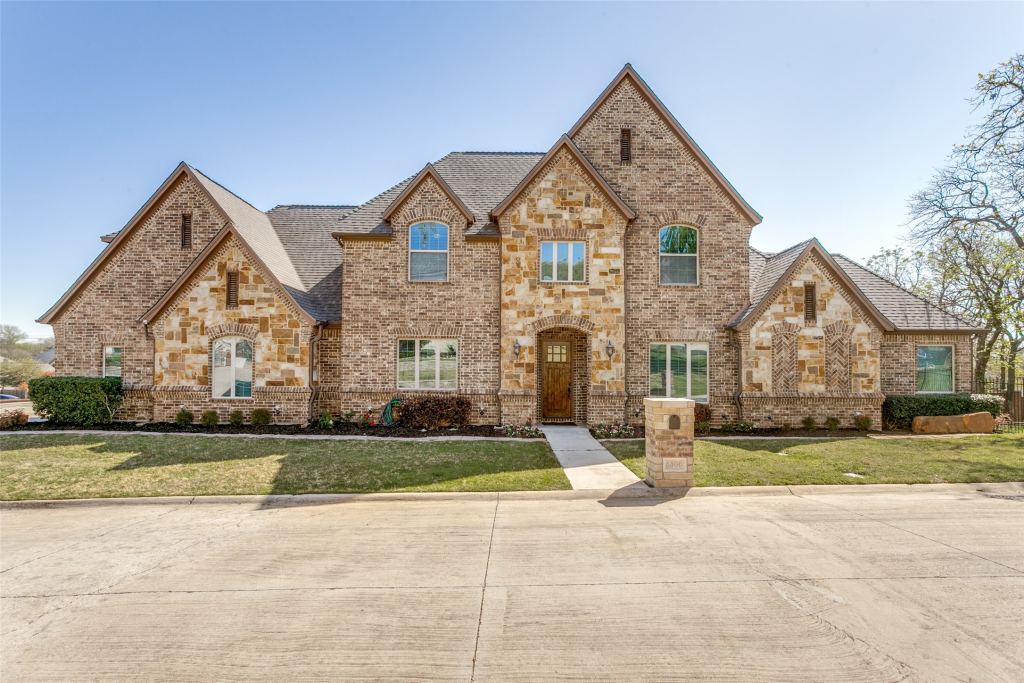 6800 Woodland Hills Drive, North Richland Hills, TX 76182 — photo 1