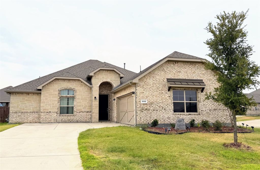 1113 Whispering Hill Drive, Mansfield, TX 76063 — photo 1