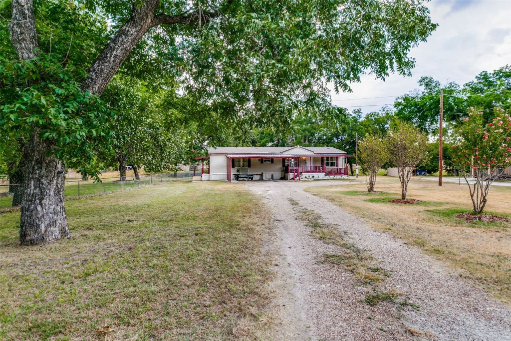 6013 Idaho Trail, Granbury, TX 76048 — photo 1