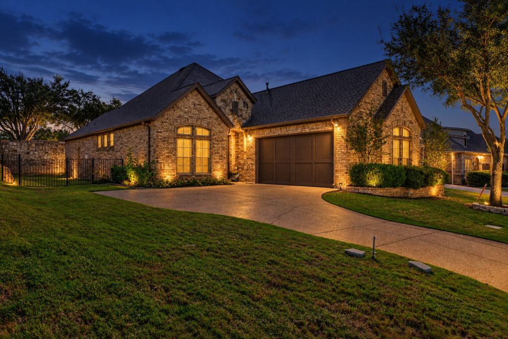 5801 Mira Lago Lane