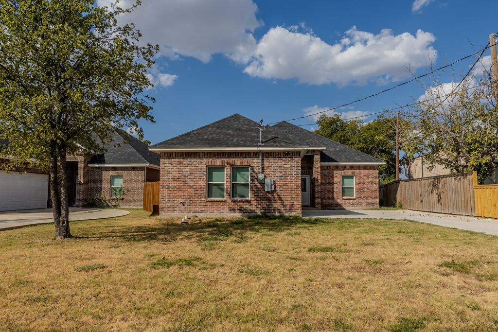 807 Dr Martin Luther King Jr Boulevard, Waxahachie, TX 75165 — photo 1
