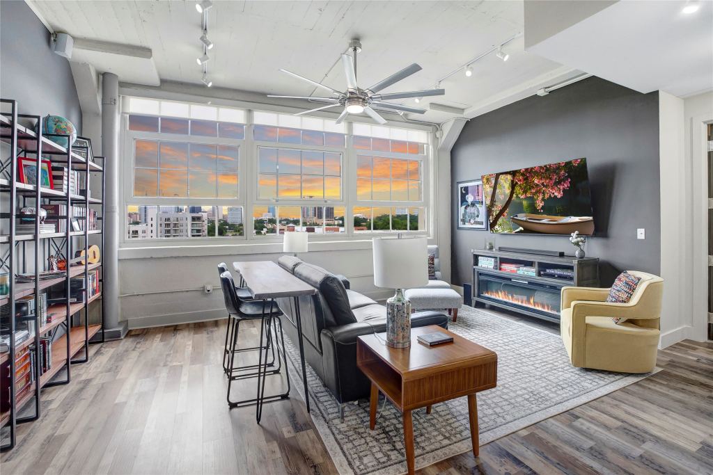 2600 W 7th Street 2454