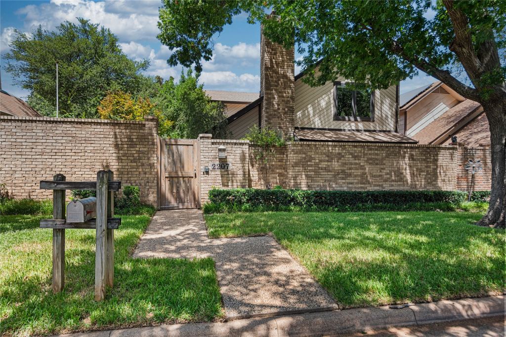 2207 Winter Sunday Way, Arlington, TX 76012 — photo 1