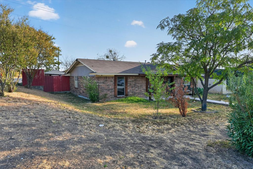 5867 Beau Purple Drive, Dallas, TX 75211 — photo 1
