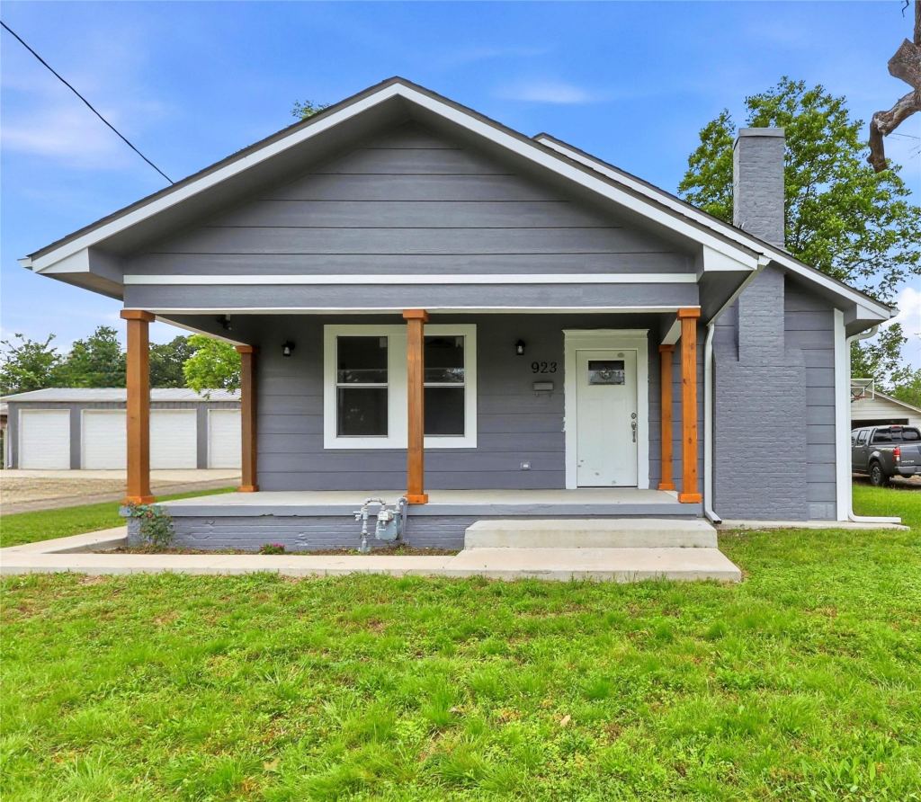 923 Church Street, Sulphur Springs, TX 75482 — photo 1