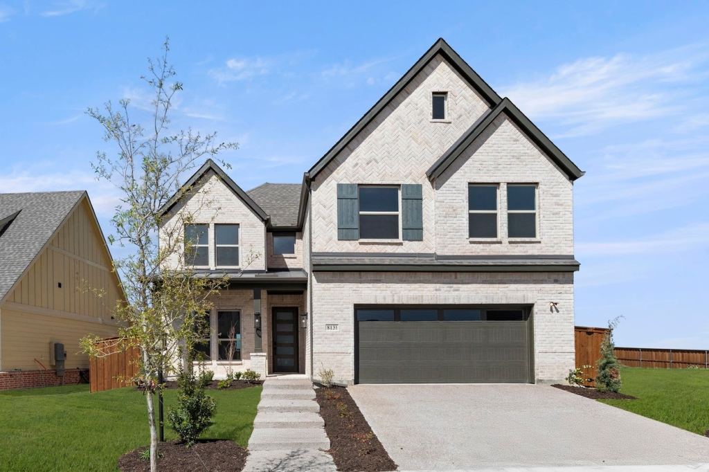 813 Golden Galaxy Way