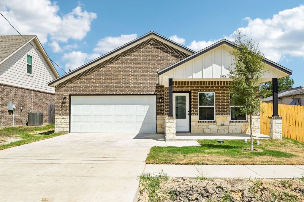 305 Campbell Street, Terrell, TX 75160 — photo 1