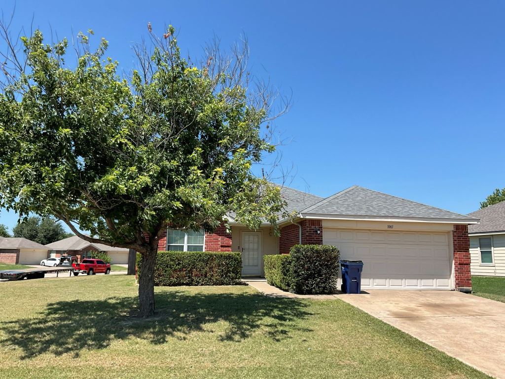 1001 Stockton Drive, Burleson, TX 76028 — photo 1
