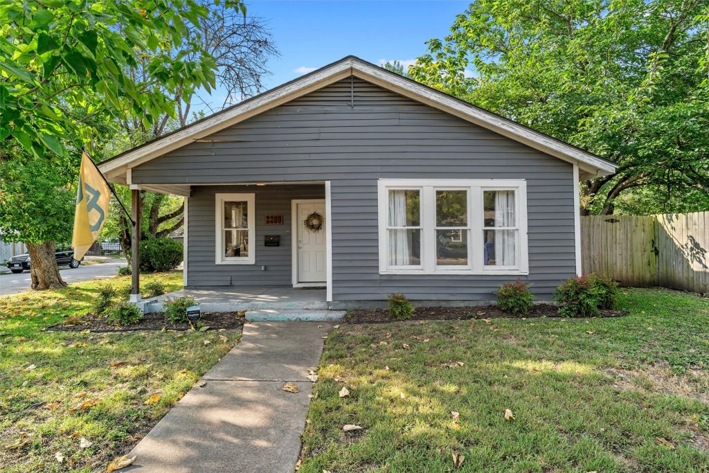 2200 Lyle Avenue, Waco, TX 76708 — photo 1