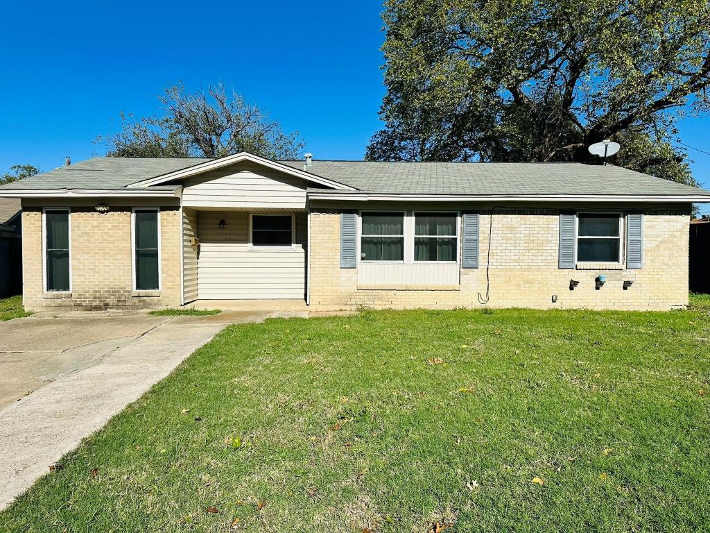 14255 Queens Chapel Road, Farmers Branch, TX 75234 — photo 1