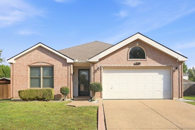 815 Breanna Way, Glenn Heights, TX 75154 — photo 1