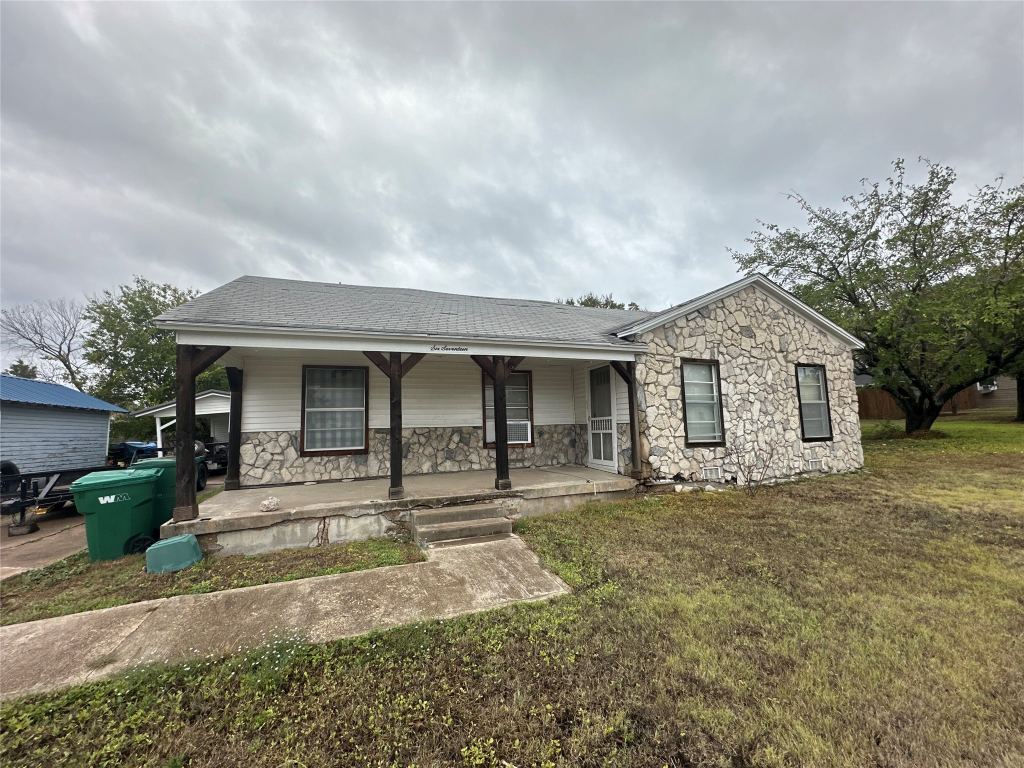 617 E 5th Street, Ferris, TX 75125 — photo 1