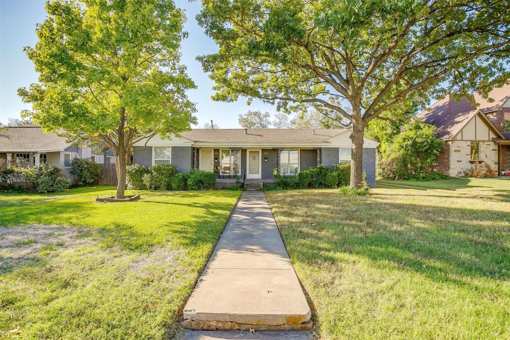3541 S Hills Avenue, Fort Worth, TX 76109 — photo 1