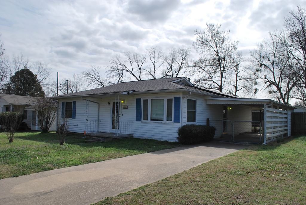 2604 W Johnson Street, Denison, TX 75020 — photo 1
