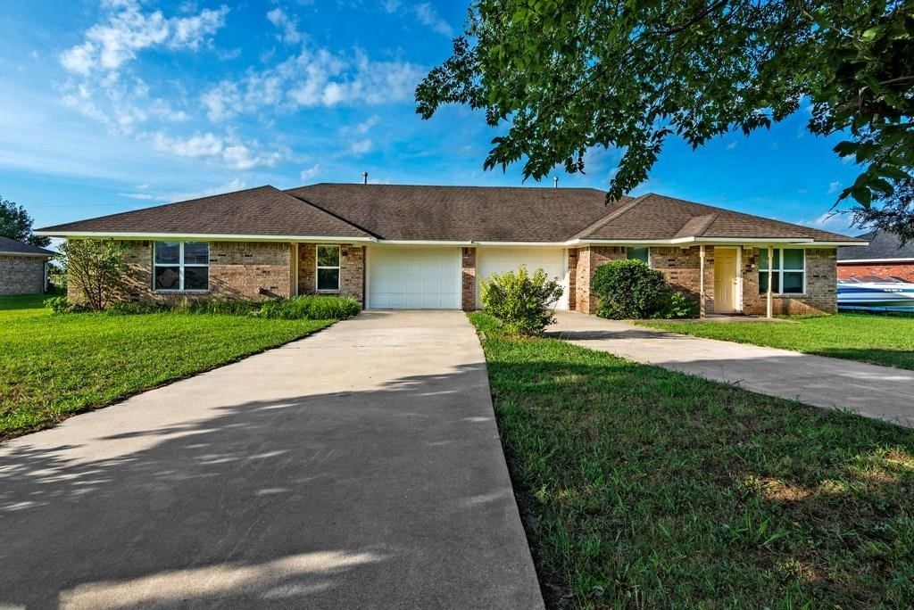 107 Bryant Street, Pottsboro, TX 75076 — photo 1