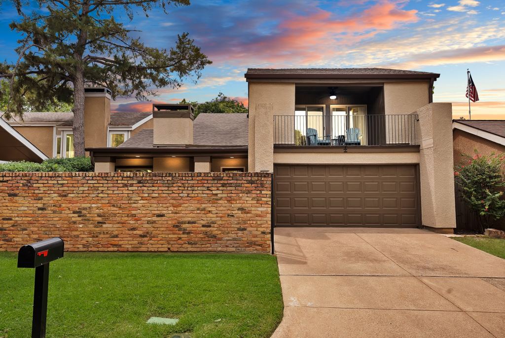1612 Hawthorne Drive, Arlington, TX 76012 — photo 1
