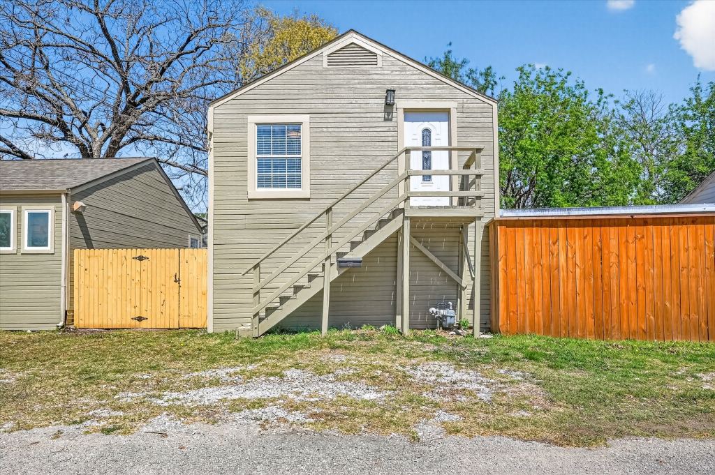 115 S Morris Street 1/2, McKinney, TX 75069 — photo 1